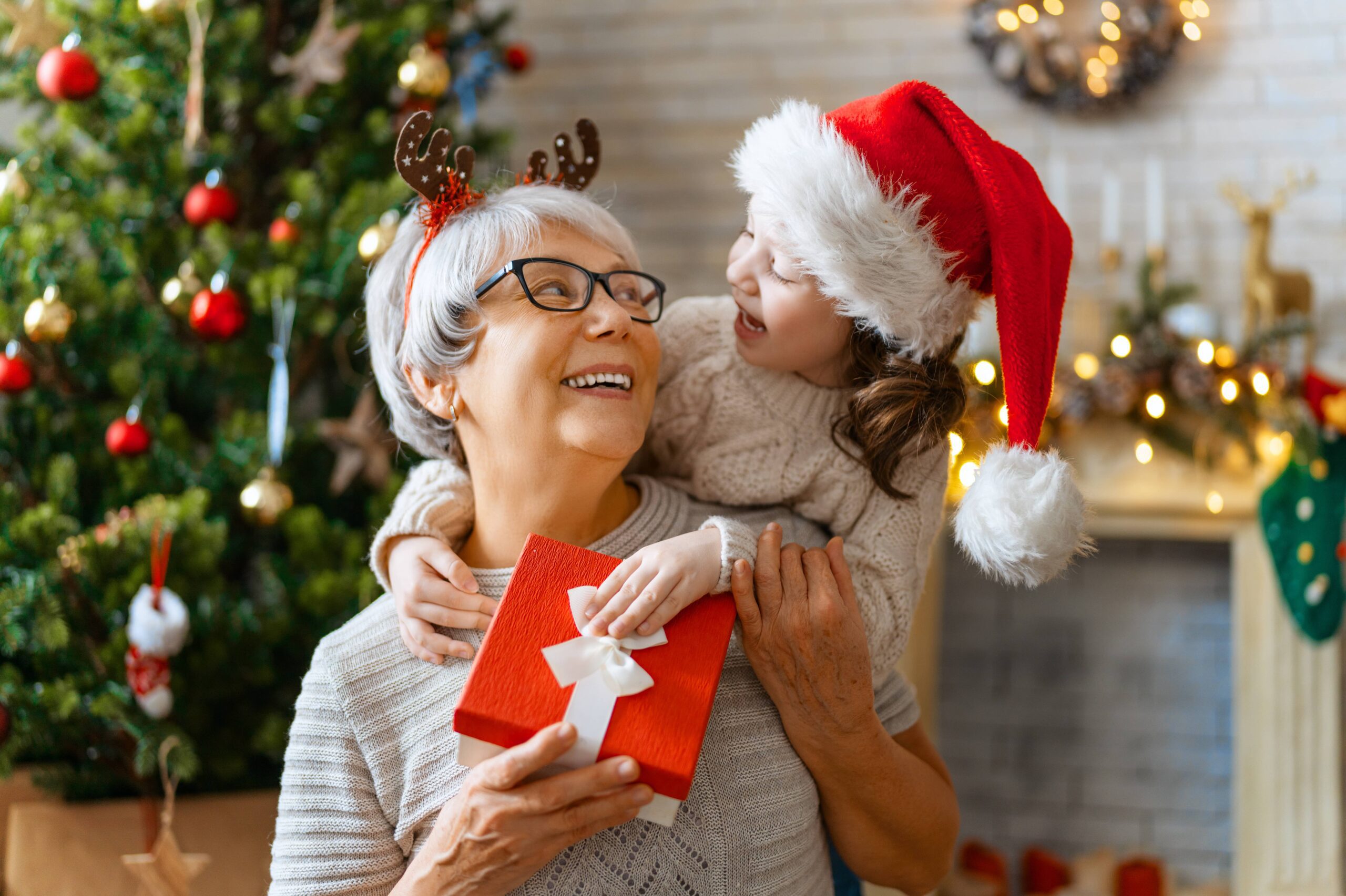 family-celebrating-christmas-2023-11-27-04-52-06-utc-min